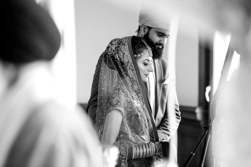 Female Asian Wedding Photographer for Sikh Wedding Ceremony